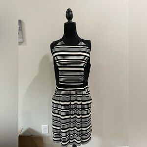 LOFT Striped Black & White Pleated Dress with pockets size 8